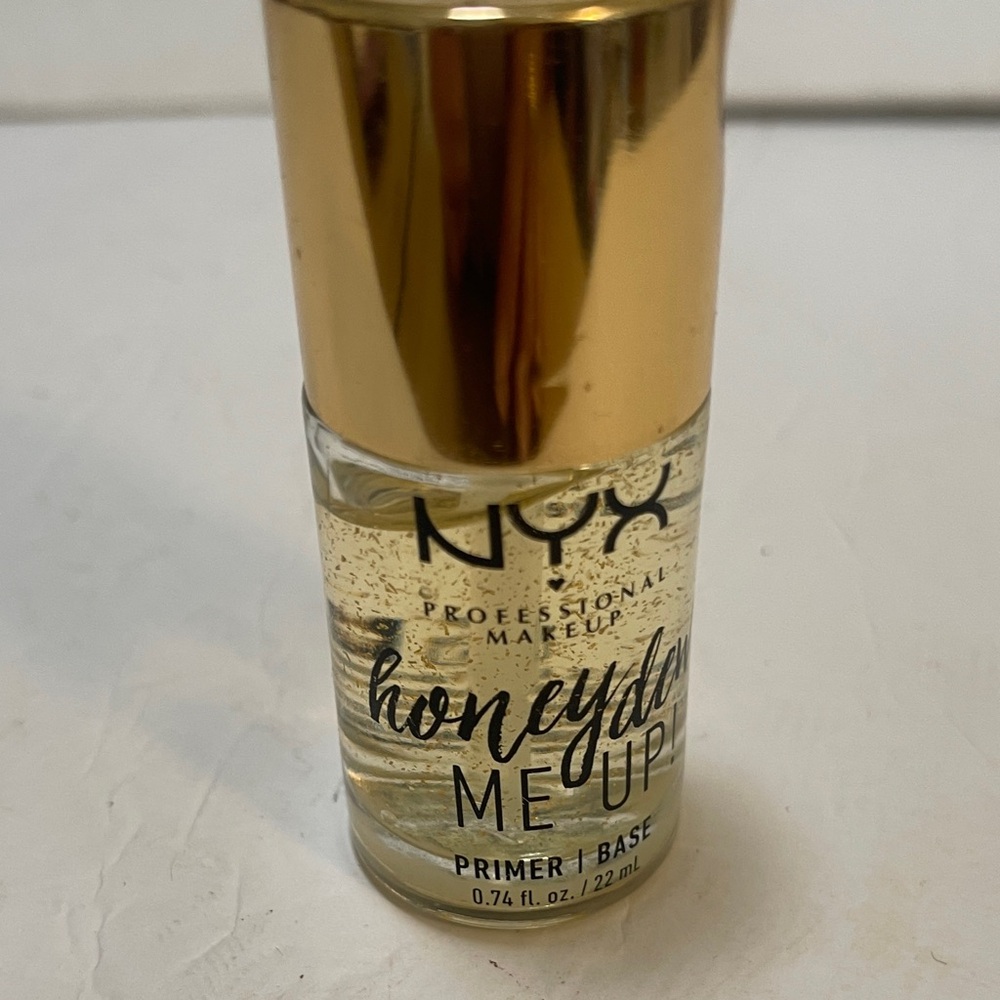 NYX Honeydew Me Up Primer - Gold Infusion